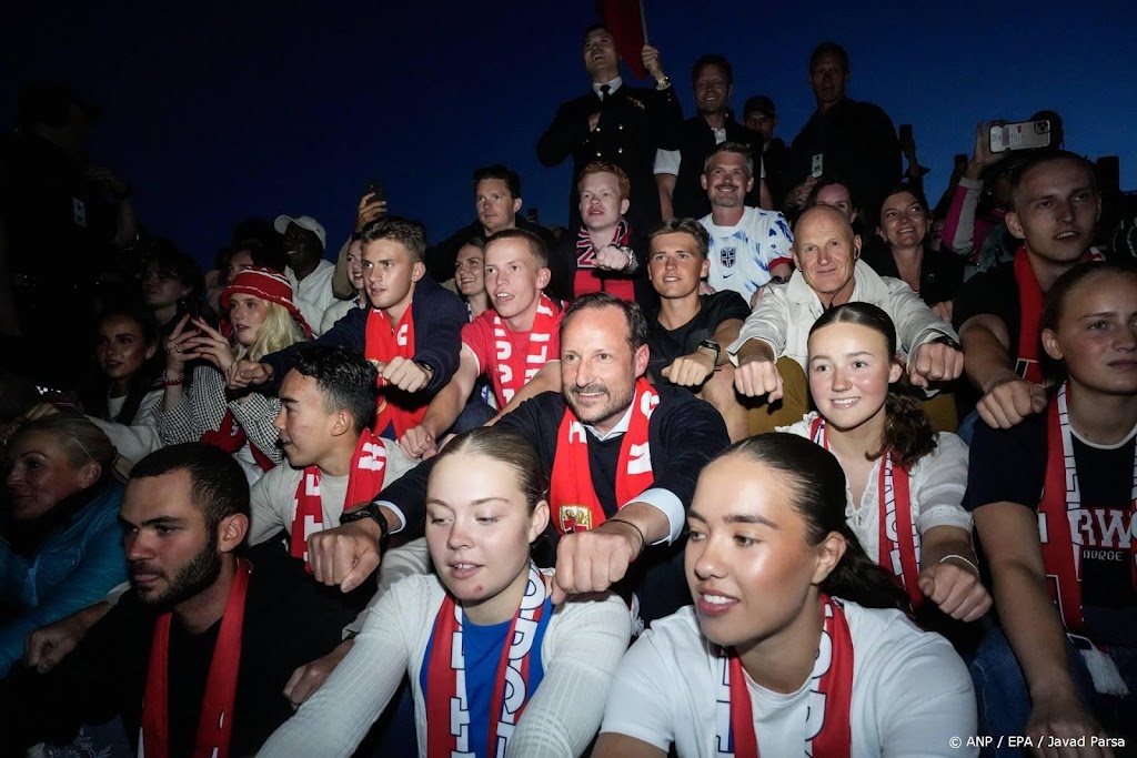 Haakon weer naar buitenland na longtransplantatie Mette-Marit