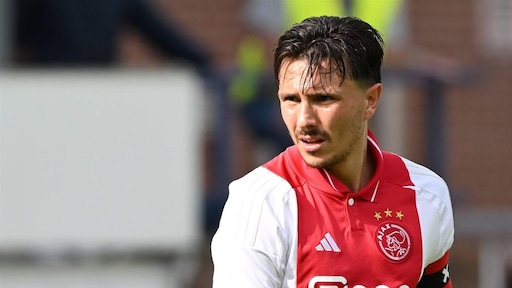 Doelpuntenmaker Berghuis is vooral blij met de zege van Ajax