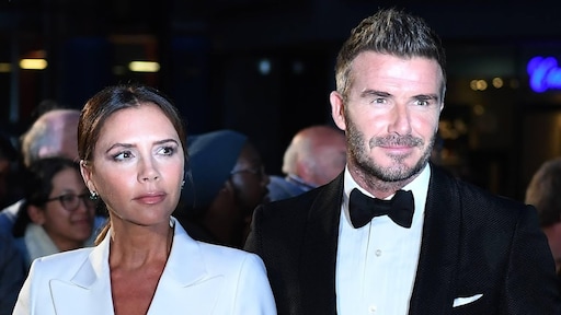 'Beckhams stapten besmet met coronavirus in vliegtuig'