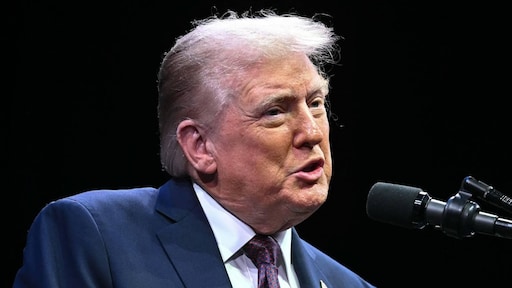 Trump haalt uit naar Tom Hanks na afgelaste prijsuitreiking