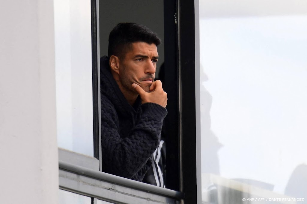 Spugende Suárez ook voor drie competitieduels geschorst