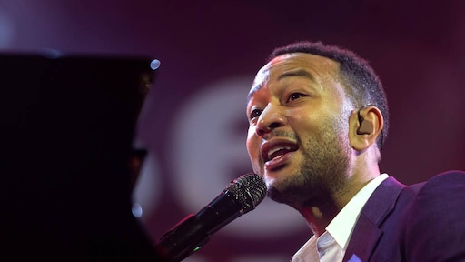 John Legend schaamt zich dood voor Donald Trump
