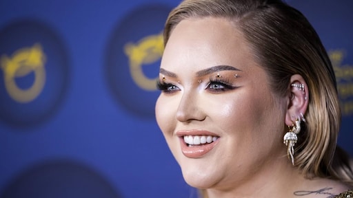 Nikkie de Jager heeft succesvolle borstoperatie achter de rug