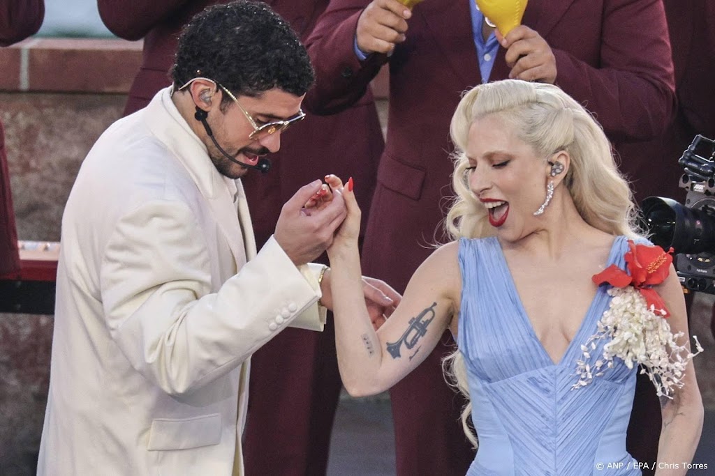 Lady Gaga noemt optreden met Bad Bunny 'een absolute eer'