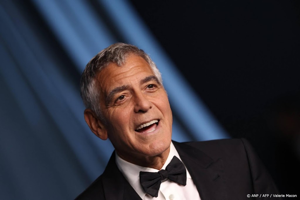 Clooney haalt uit naar Trump en hekelt 'kinderachtig schelden'