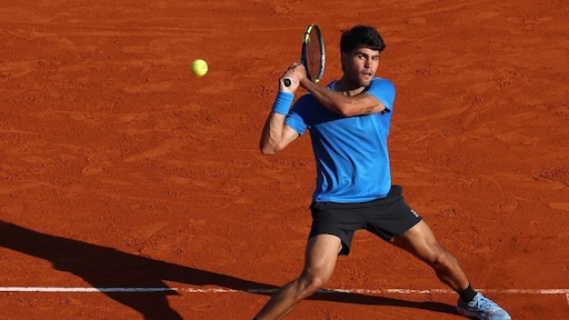 Alcaraz met moeite ten koste van Etcheverry door in Monaco