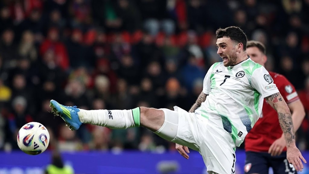 Spits Parrott keert tegen Sjachtar terug in basiselftal AZ