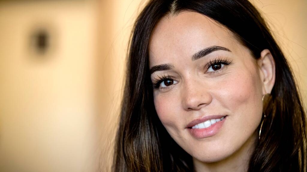 Bibi verzorgt nodige afleiding voor Waylon