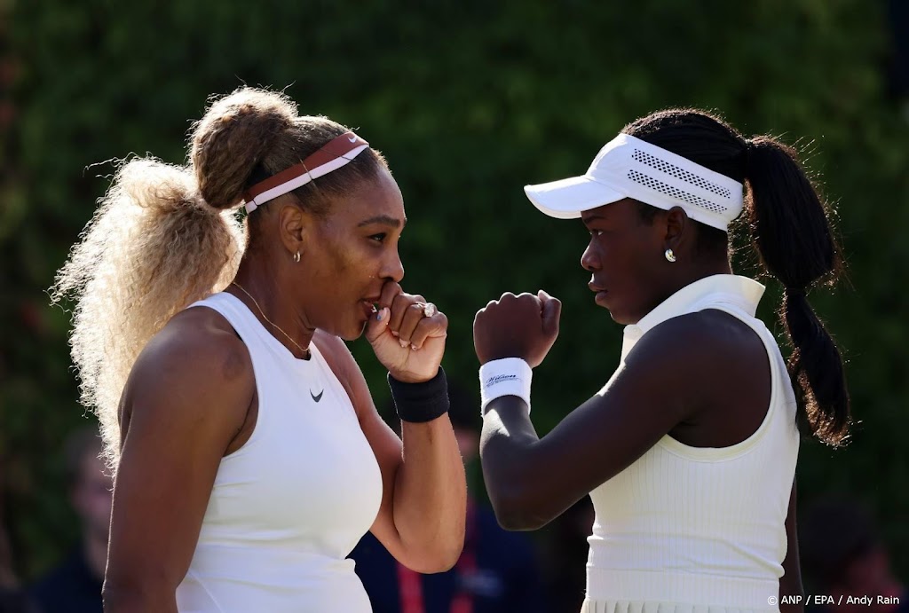 Serena Williams maakt comeback met zege in dubbels