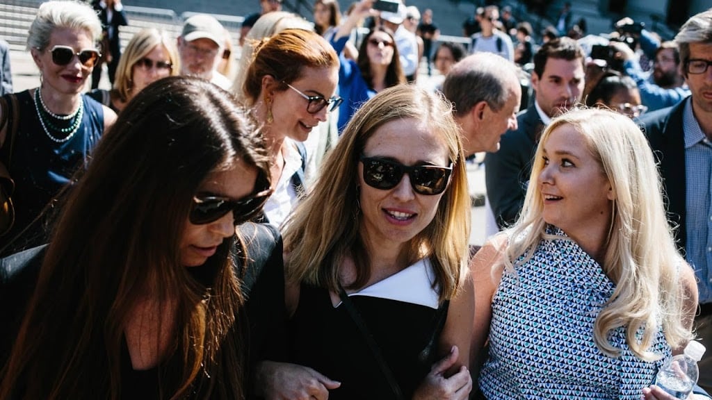 Ruim honderd miljoen dollar voor misbruikslachtoffers Epstein