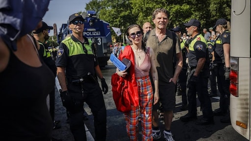 Carice van Houten weer aangehouden bij blokkade A12