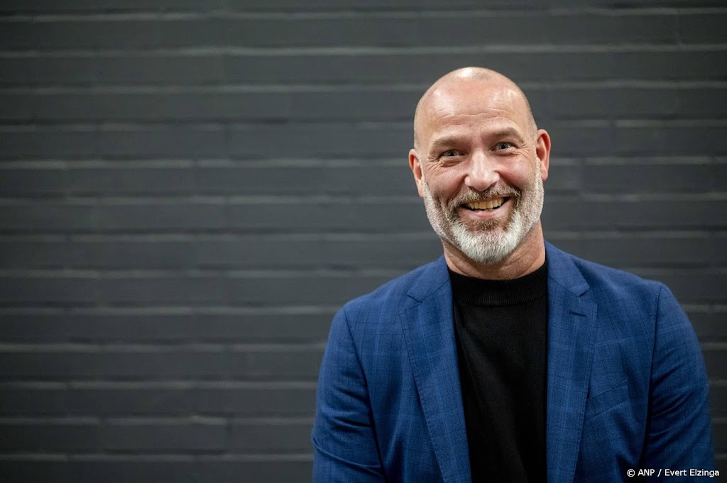 Eddy Zoey ondergaat operatie aan keel