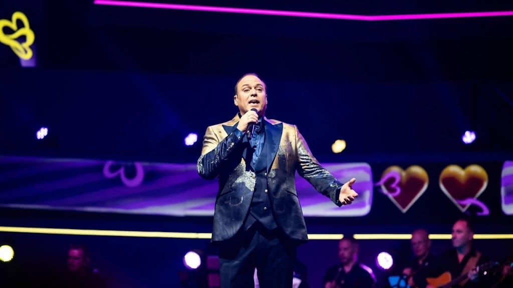 Frans Bauer emotioneel over verhuizing moeder naar tehuis