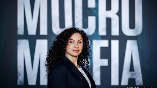 Zineb Fallouk bedankt producent Mocro Maffia voor haar rol in de serie