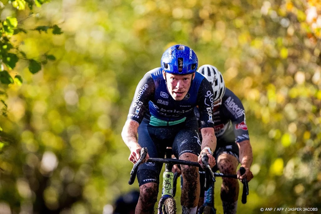 Ronhaar naast het podium op EK veldrijden, tweede titel Aerts