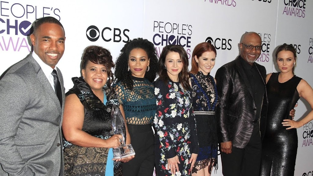 Grey's Anatomy-actrice Kelly McCreary bevallen van een dochter