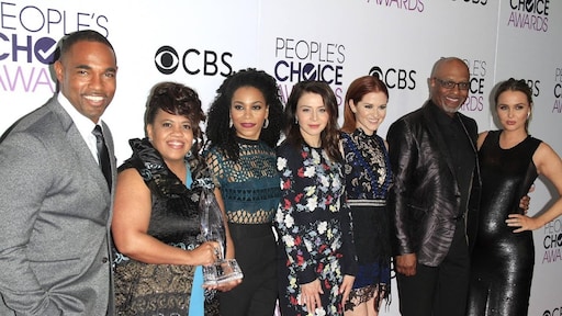 Grey's Anatomy-actrice Kelly McCreary bevallen van een dochter