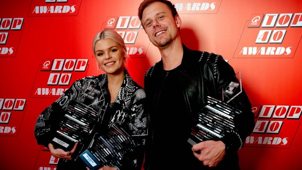 Armin en Davina dragen Top 40 Award op aan Marco Borsato