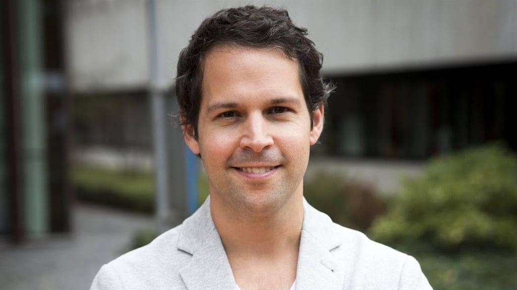 Victor Mids staat in nieuwe serie stil bij 10 jaar MINDF*CK