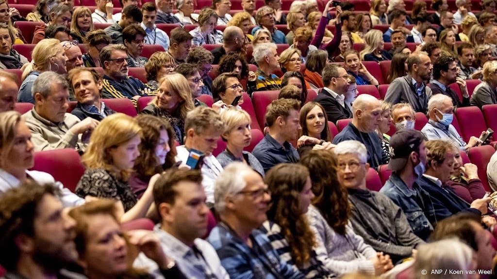 Kabinet wil volle zalen en theaters en horeca open tot 01.00