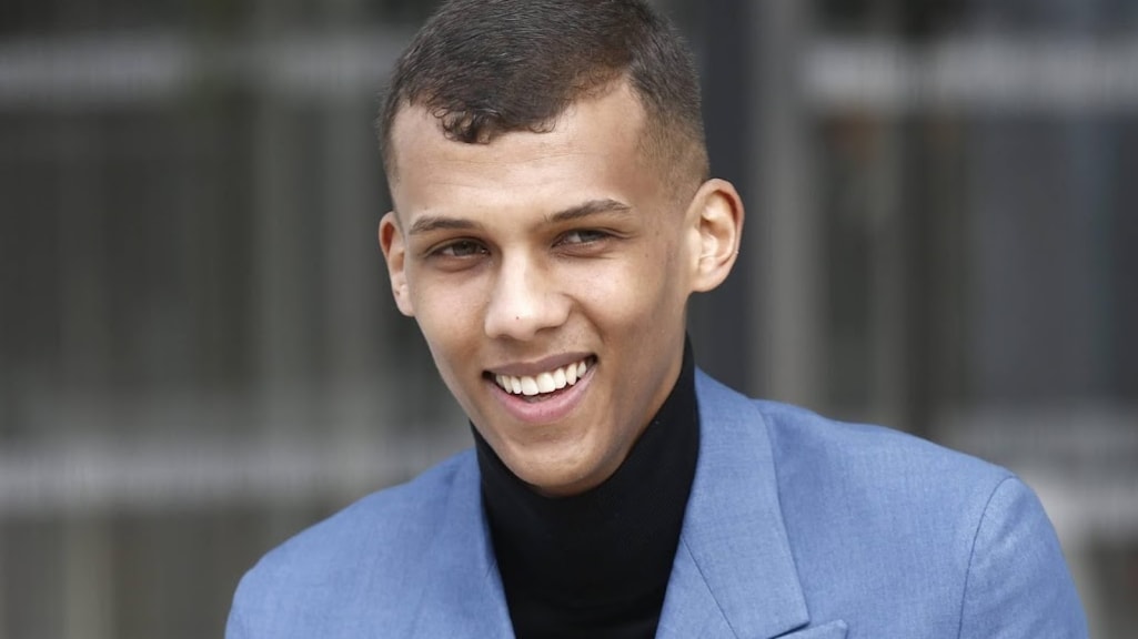 Dansers uit videoclip Stromae boos om lage lonen en zware opnames