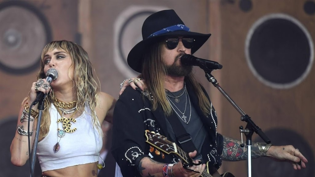 Miley Cyrus verbreekt Australisch record van vader Billy Ray