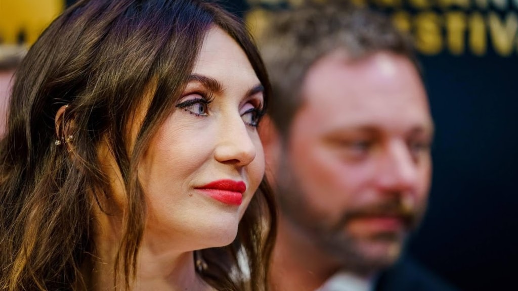 Carice van Houten en S10 steunen politiecampagne over vermoorde vrouwen