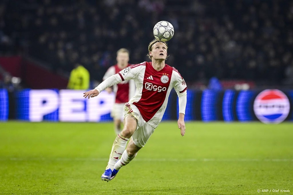 Ajax begint met Dolberg en Gloukh tegen FC Utrecht