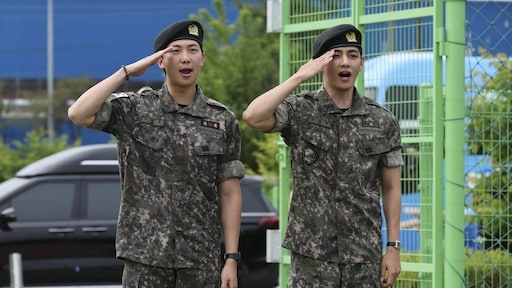 Twee BTS-leden ronden verplichte militaire dienst af