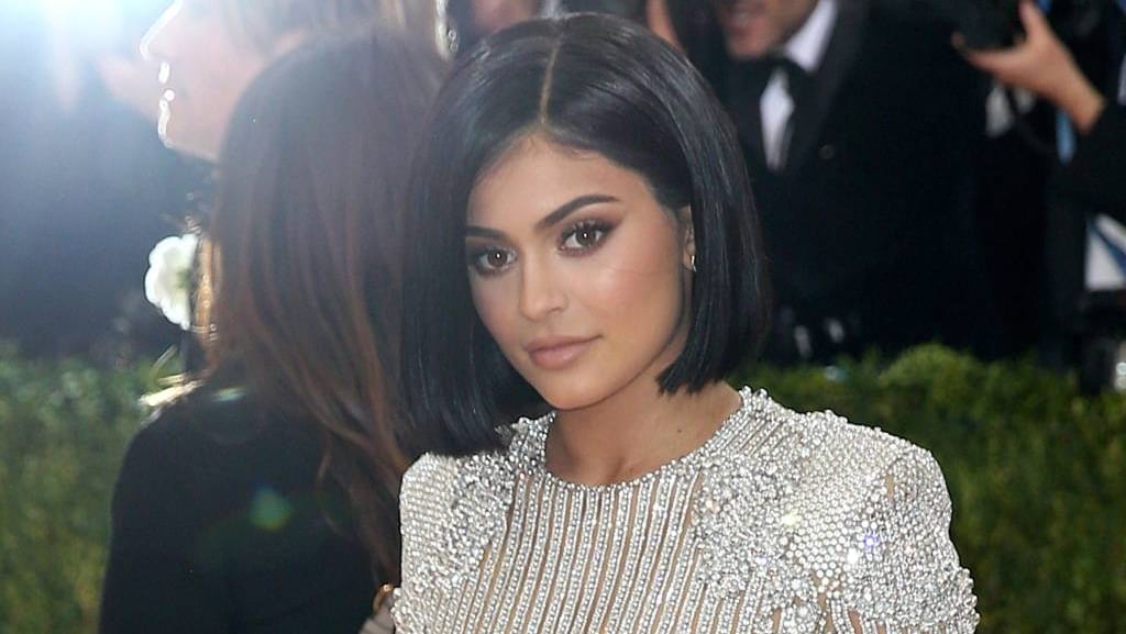 Kylie Jenner toegezongen door Dave Chappelle