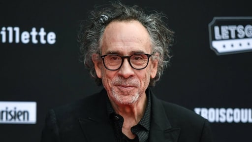 Tim Burton looft Lady Gaga: 'Werken met haar aan Wednesday was inspirerend'