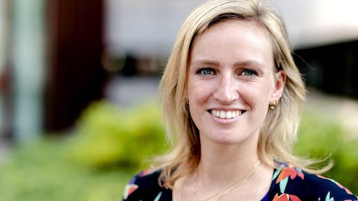 Presentator Nikki Herr in verwachting van een tweeling