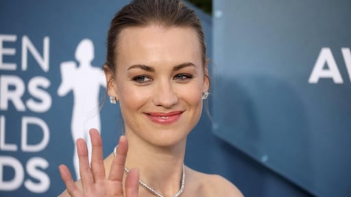 The Handmaid's Tale-actrice Yvonne Strahovski bevallen van zoontje