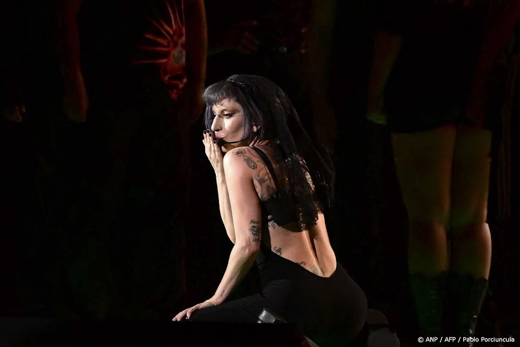 Belager Ariana Grande uit zaal show Lady Gaga gezet