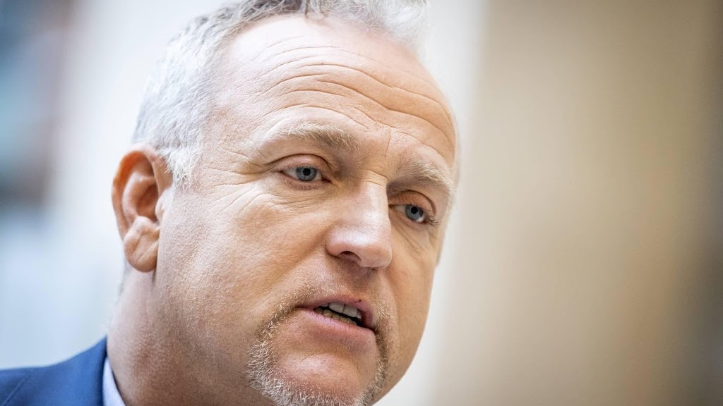 Gordon haalt flink uit naar Edison commissie: 'Lachwekkende farce'