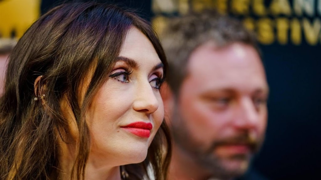 Carice van Houten steunt klimaatactie uit 'angst voor toekomst zoontje'