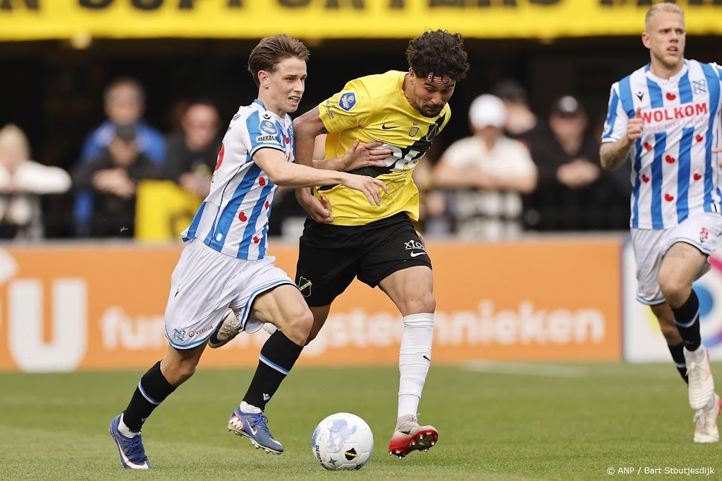 NAC wint gestaakt duel met Heerenveen in leeg Abe Lenstra Stadion