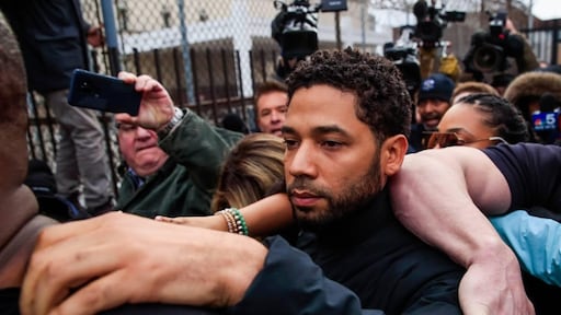Jussie Smollett verbreekt radiostilte op social media