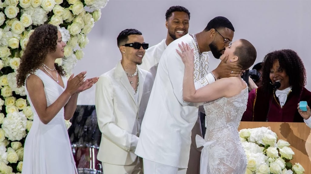 Anouk staat stil bij eerste huwelijksdag met partner Dominique