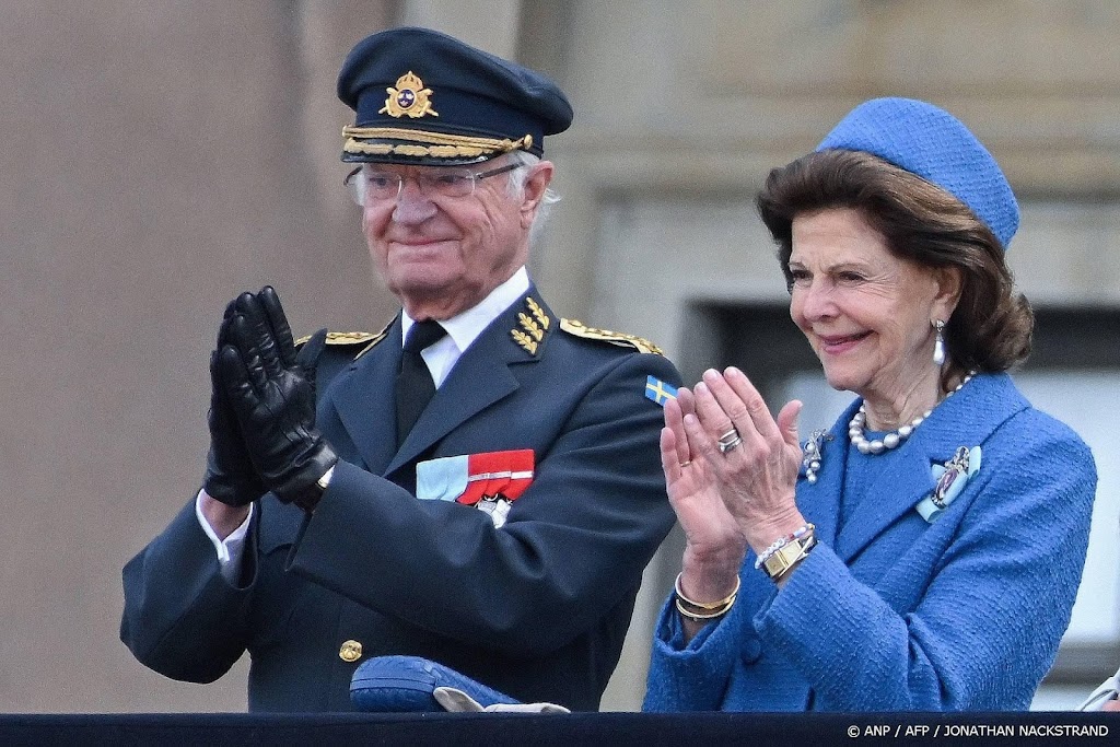 Carl Gustaf verleent Silvia hoogste onderscheiding van Zwede