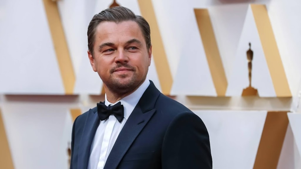 Fans uiten kritiek op Leonardo DiCaprio die langs Fiji-begroeting loopt