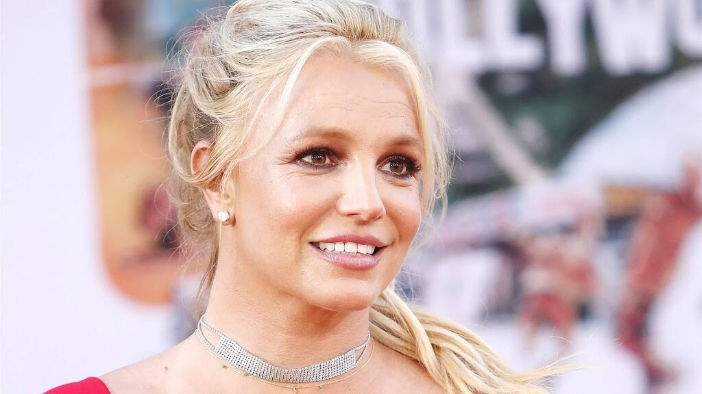 Britney Spears laat trots nieuwe slangentattoo zien: 'Zo blij!'