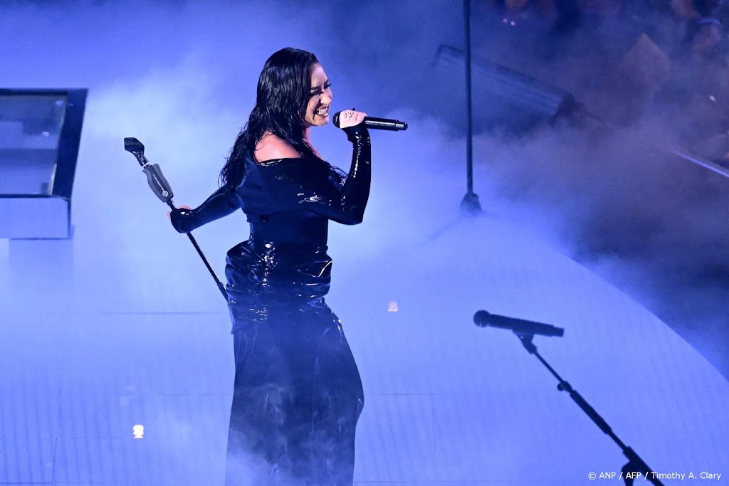 Demi Lovato treedt als verrassing op bij concert Jonas Brothers