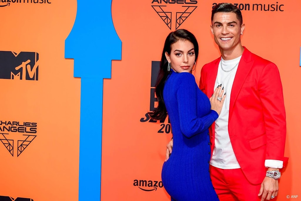 Cristiano Ronaldo vraagt vriendin Georgina Rodriguez ten huwelijk