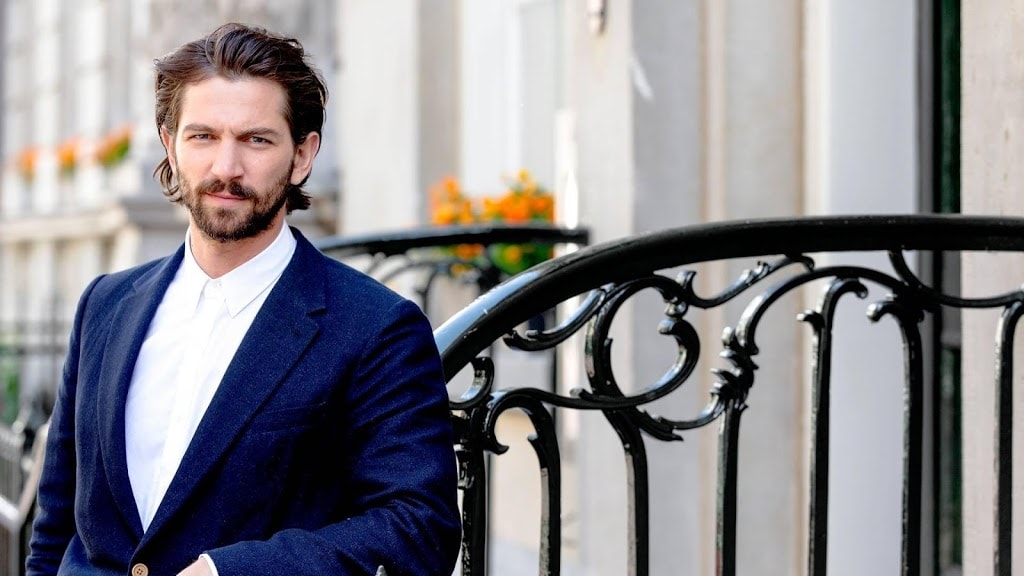 Michiel Huisman op podium bij Heroes Dutch Comic Con