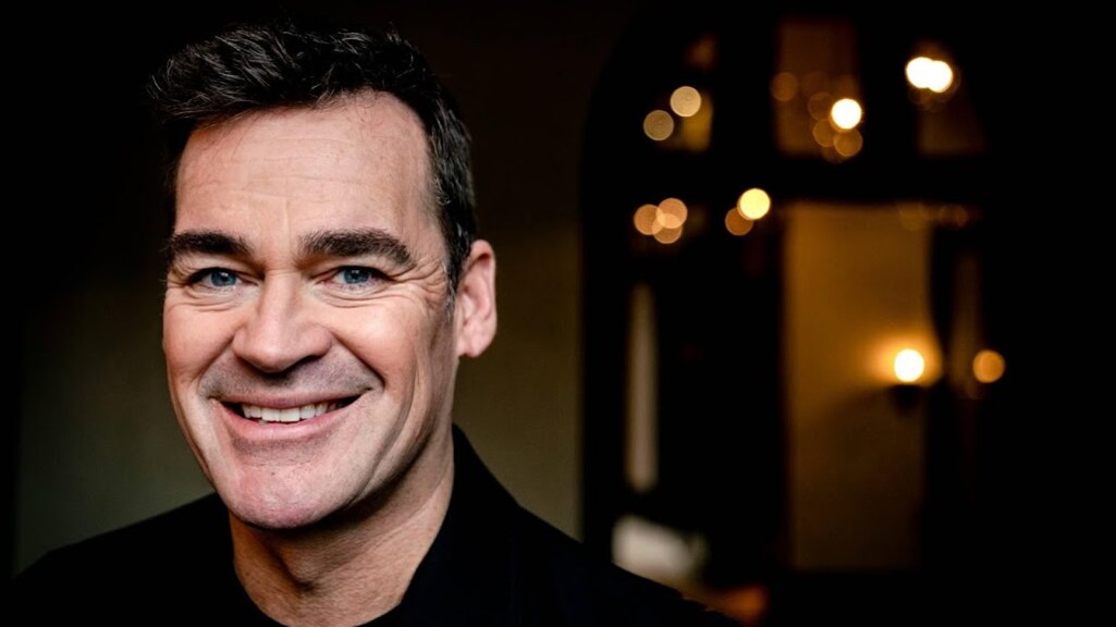 Jeroen van der Boom keert coronaproof terug in theaters