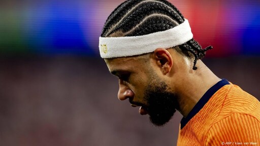 Tientallen fans wachten Depay op voor aankomst in São Paulo