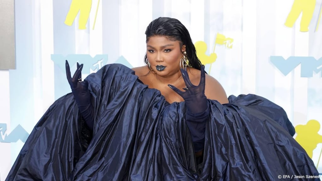 Lizzo haalt uit naar critici die haar uiterlijk veroordelen: 'Fuck them!'