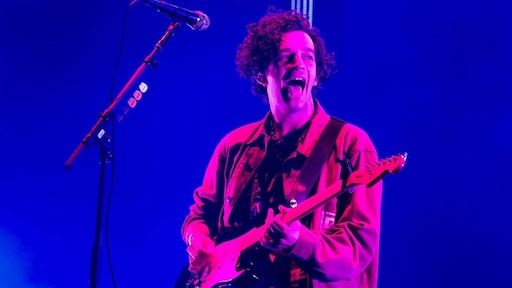 The 1975 verplaatst concert Ziggo Dome en stelt album uit