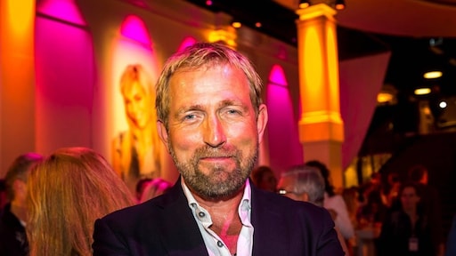 Harm Edens presenteert Tien voor taal op SBS6